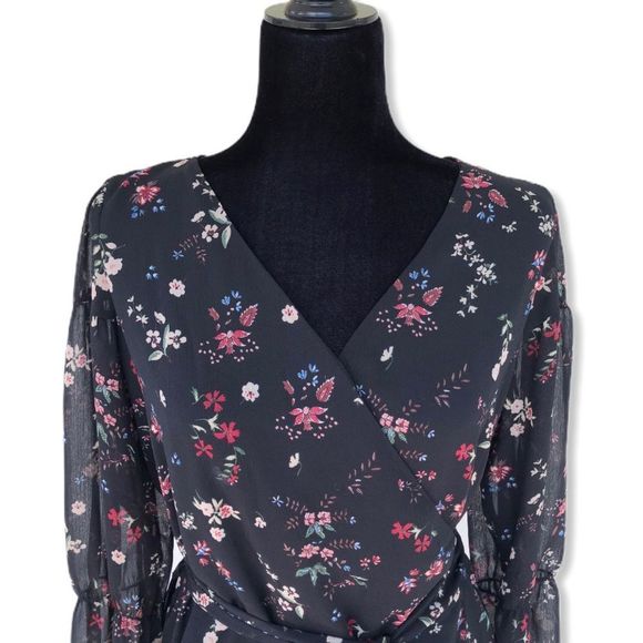 Sanctuary Dark Floral Long Sleeve Wrap Blouse NWT size Small - Picture 6 of 13
